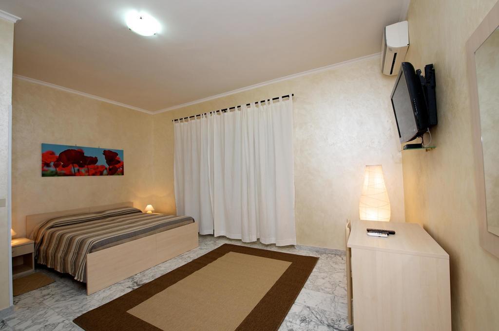 Guesthouse Holiday And Rome Exterior photo