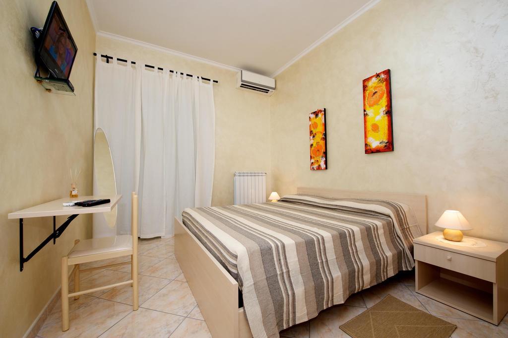Guesthouse Holiday And Rome Exterior photo